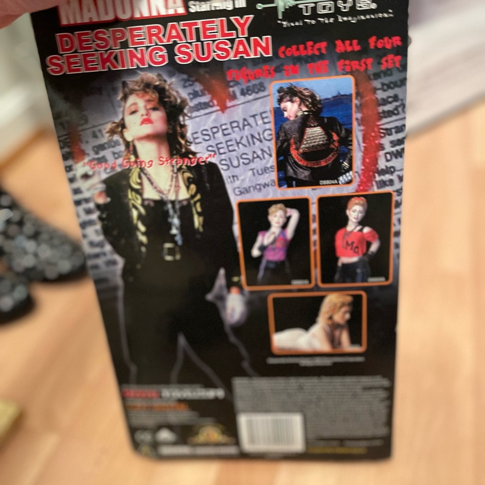 RARE DESPERATELY SEEKING SUSAN ACTION FIGURE COLLECTABLE